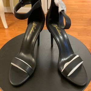 Zhabtuc Size 9 black open toe stiletto heels